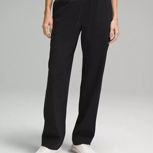 Straight-Leg Mid-Rise Pant Luxtreme Regular